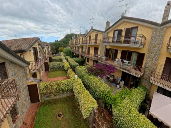 casa indipendente in vendita a Pellezzano