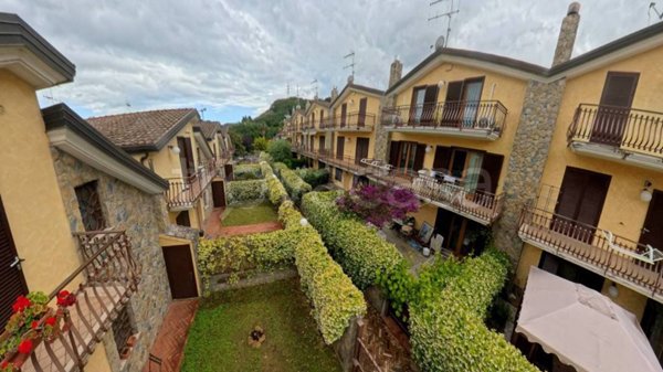 casa indipendente in vendita a Pellezzano