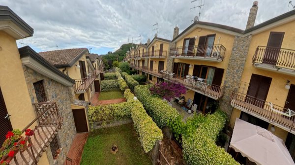 casa indipendente in vendita a Pellezzano