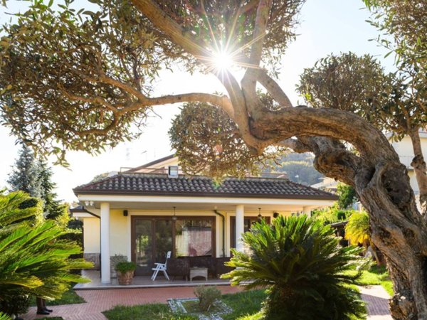 casa indipendente in vendita a Pellezzano