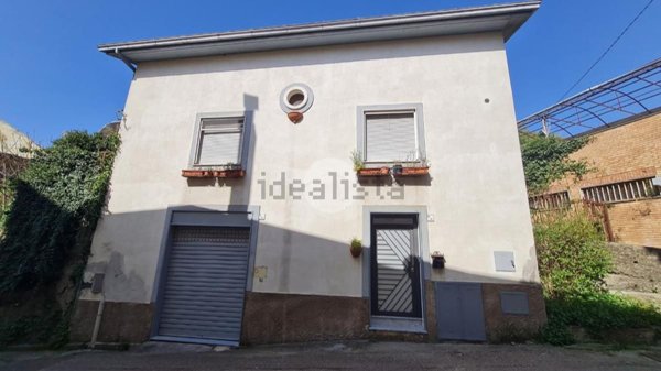 casa semindipendente in vendita a Pellezzano