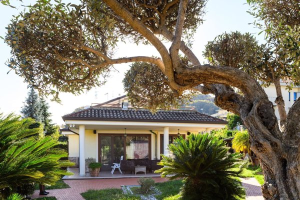 casa indipendente in vendita a Pellezzano