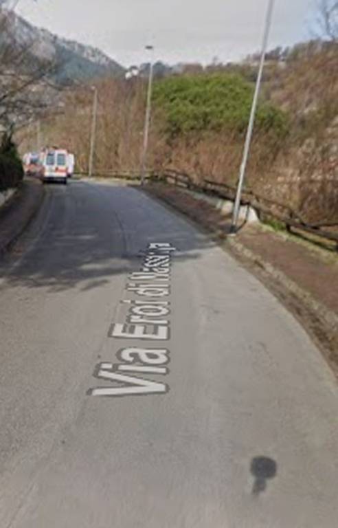 negozio in vendita a Pellezzano in zona Coperchia