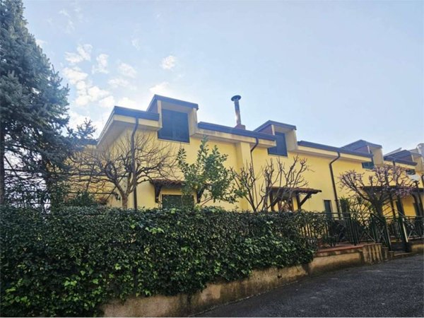 casa indipendente in vendita a Pellezzano