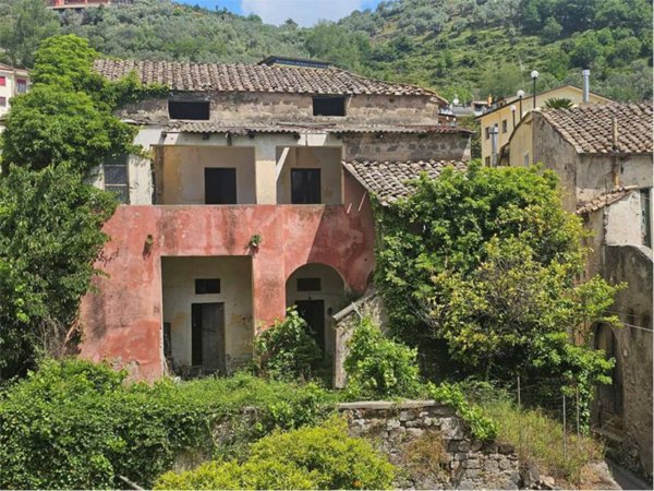 casa indipendente in vendita a Pellezzano
