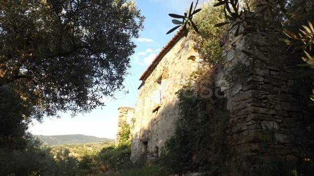 rudere in vendita a Perdifumo