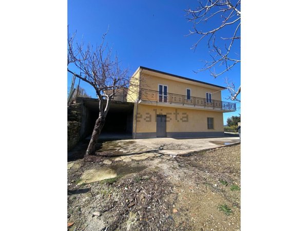 casa indipendente in vendita a Perdifumo