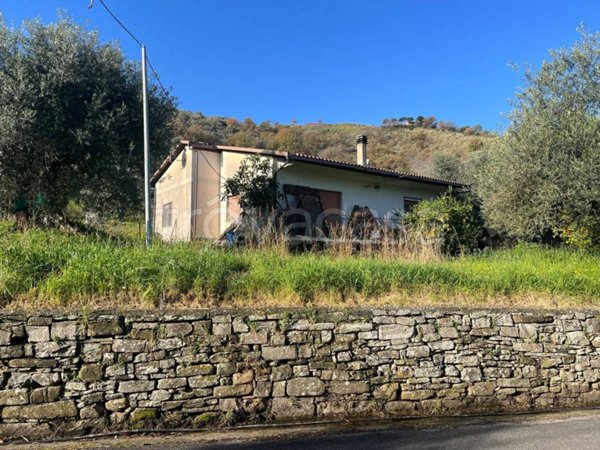 casa indipendente in vendita a Perdifumo