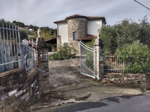 casa indipendente in vendita a Perdifumo