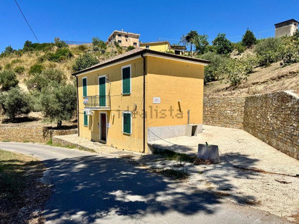 casa indipendente in vendita a Perdifumo