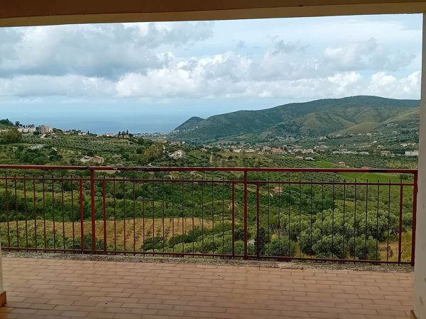 casa indipendente in vendita a Perdifumo