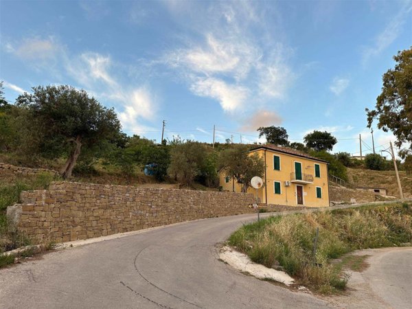 casa indipendente in vendita a Perdifumo