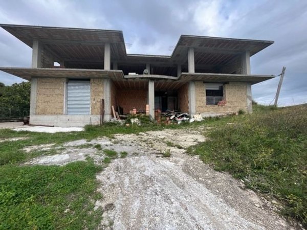 casa indipendente in vendita a Perdifumo in zona Mercato Cilento