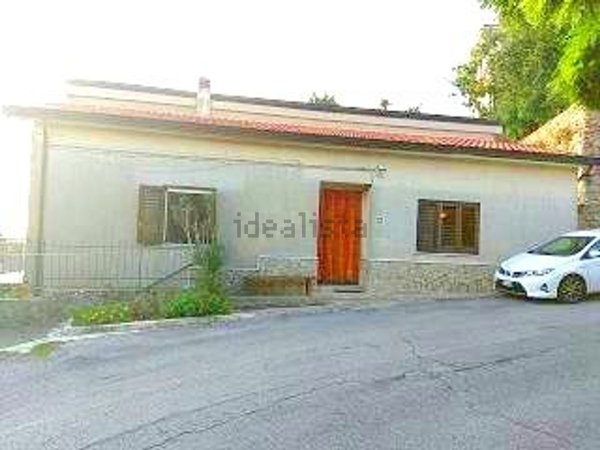 casa indipendente in vendita a Perdifumo in zona Mercato Cilento