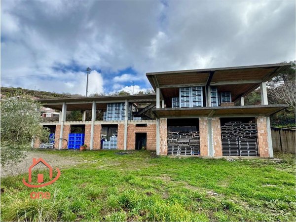 esavano in vendita a Perdifumo in zona Vatolla