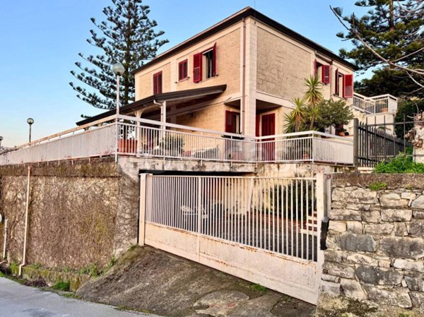 casa indipendente in vendita a Perdifumo