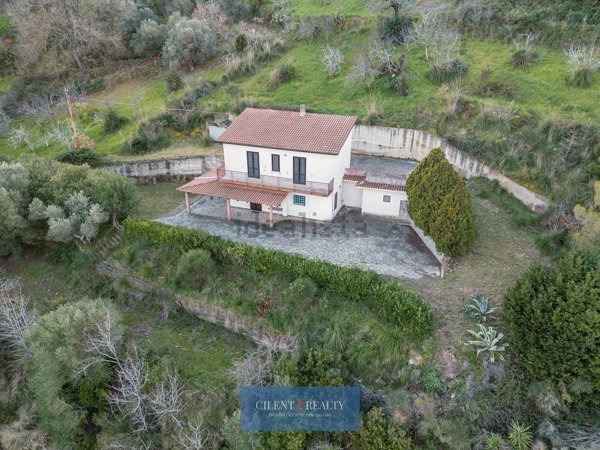 casa indipendente in vendita a Perdifumo