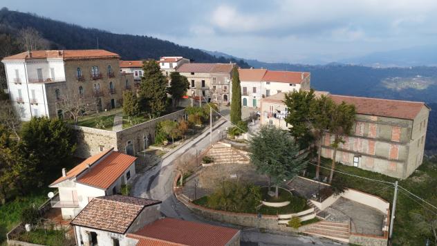 casa indipendente in vendita a Perdifumo in zona Mercato Cilento