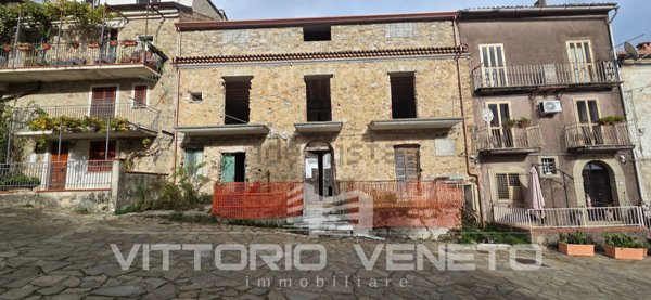 casa indipendente in vendita a Perdifumo in zona Mercato Cilento