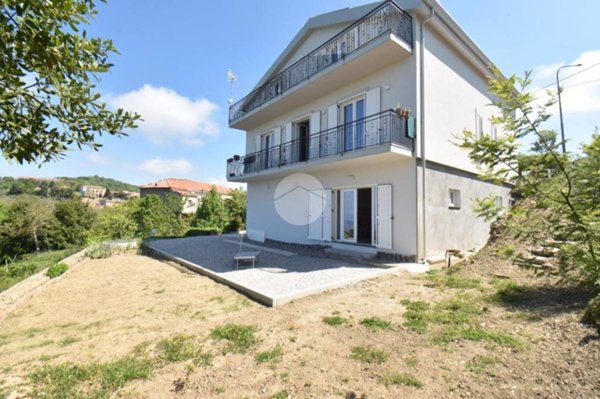 casa indipendente in vendita a Perdifumo in zona Mercato Cilento