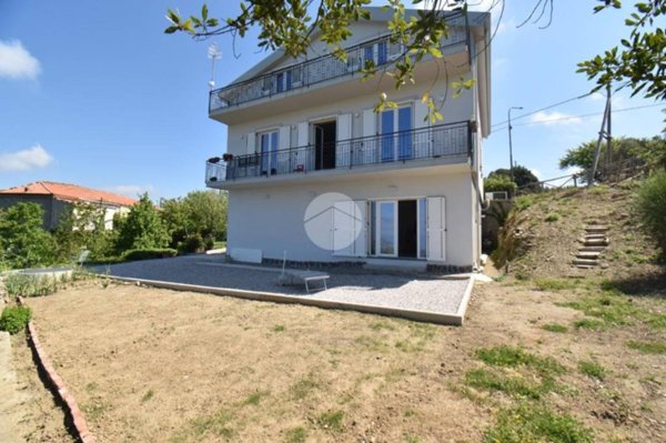 casa indipendente in vendita a Perdifumo in zona Mercato Cilento