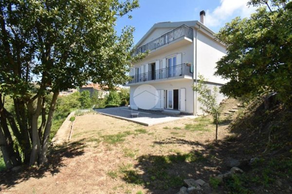 casa indipendente in vendita a Perdifumo in zona Mercato Cilento