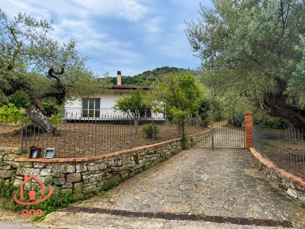 casa indipendente in vendita a Perdifumo