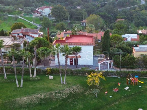 casa indipendente in vendita a Perdifumo in zona Vatolla