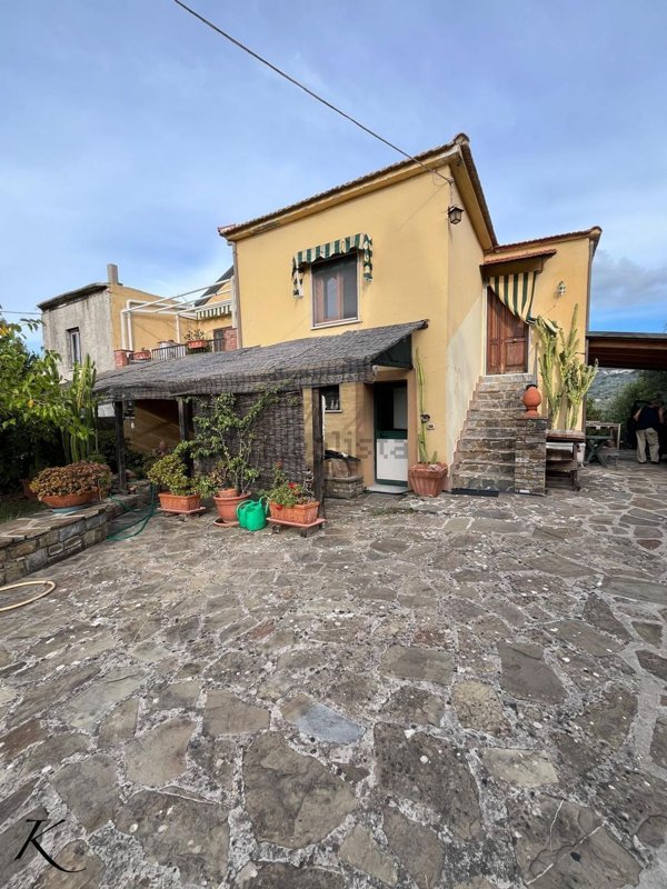 casa indipendente in vendita a Perdifumo