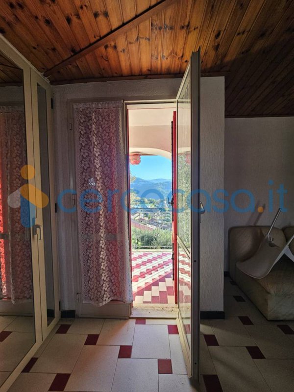 casa indipendente in vendita a Perito