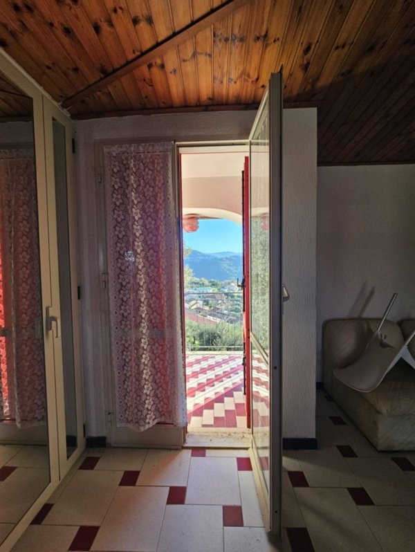 casa indipendente in vendita a Perito