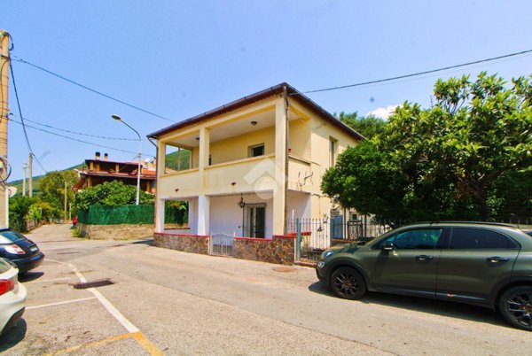 casa indipendente in vendita a Pisciotta in zona Caprioli