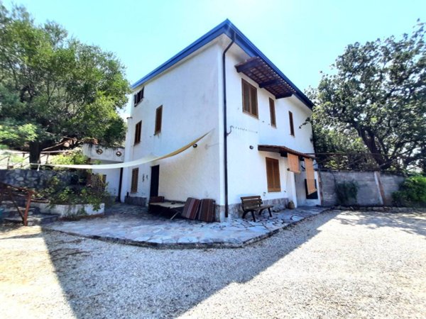 casa indipendente in vendita a Pisciotta in zona Caprioli