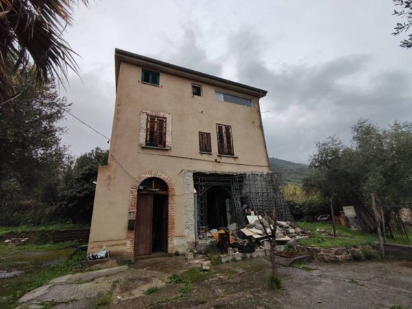 casa indipendente in vendita a Pisciotta in zona Marina di Pisciotta