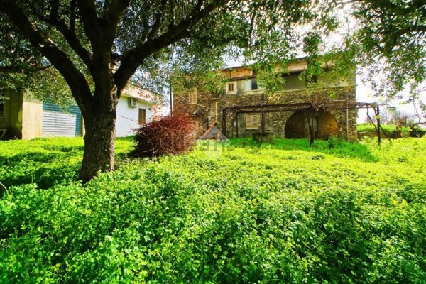 casa semindipendente in vendita a Pisciotta in zona Caprioli