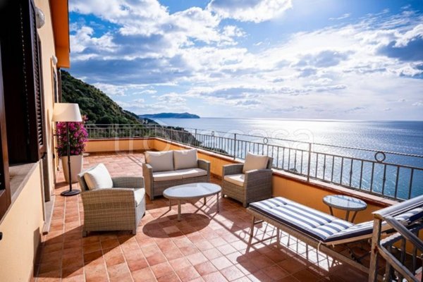 casa indipendente in vendita a Pisciotta in zona Marina di Pisciotta