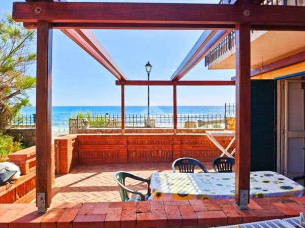 casa indipendente in vendita a Pisciotta in zona Caprioli