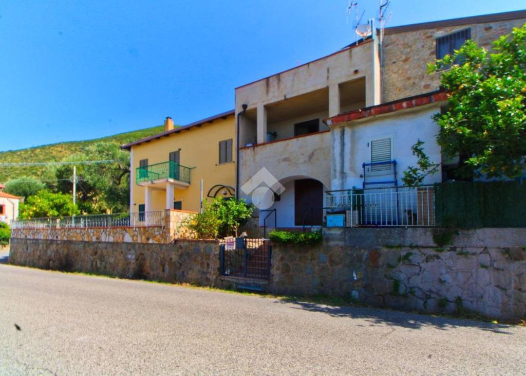 appartamento in vendita a Pisciotta in zona Caprioli
