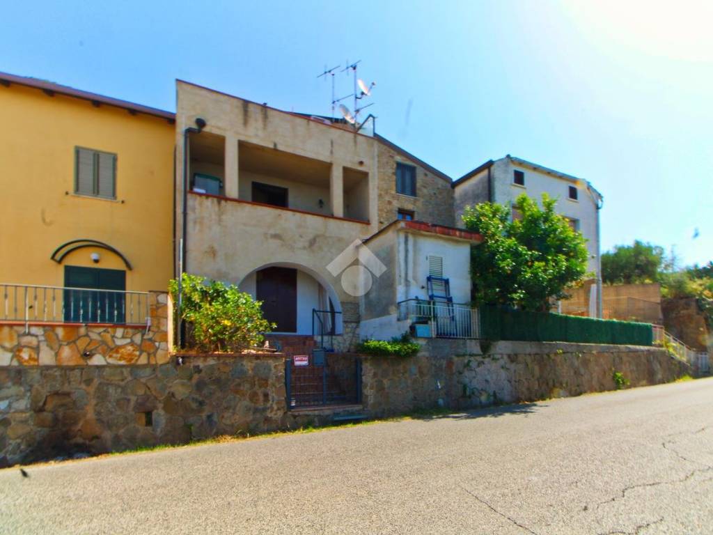 appartamento in vendita a Pisciotta in zona Caprioli