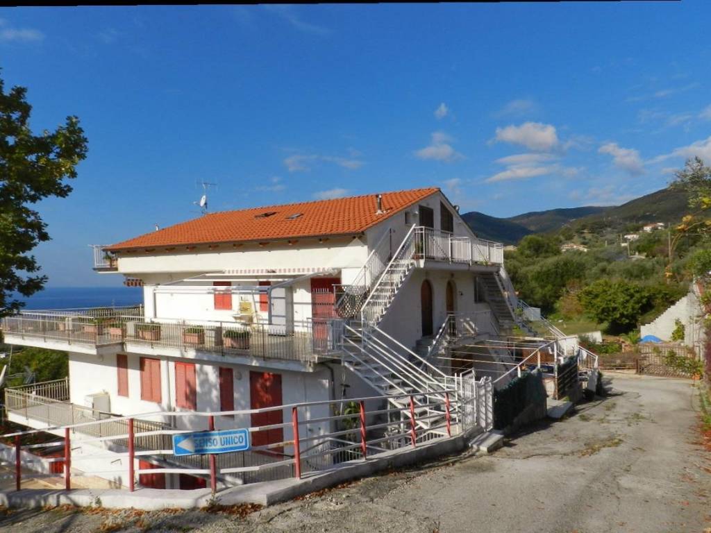 appartamento in vendita a Pisciotta in zona Caprioli