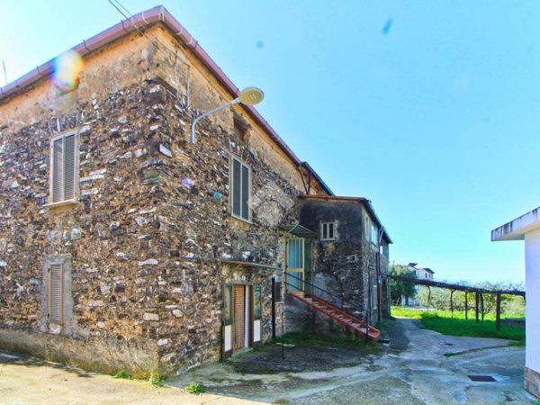 casa indipendente in vendita a Pisciotta in zona Caprioli