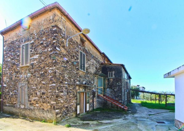 casa indipendente in vendita a Pisciotta in zona Caprioli