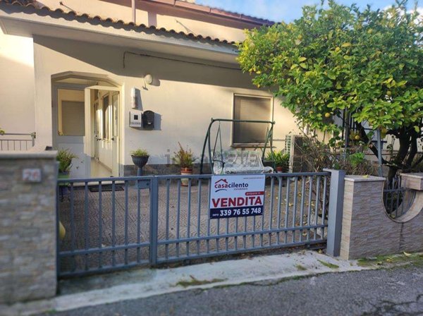appartamento in vendita a Pisciotta in zona Rodio