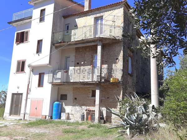 casa indipendente in vendita a Pisciotta in zona Caprioli