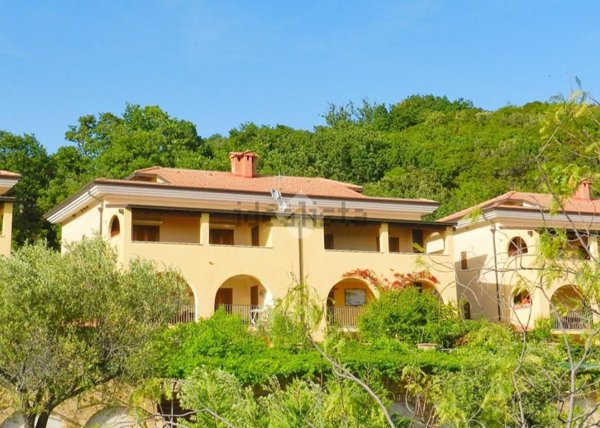 appartamento in vendita a Pisciotta in zona Caprioli