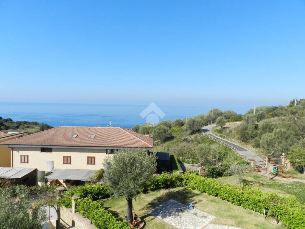 casa indipendente in vendita a Pisciotta in zona Caprioli