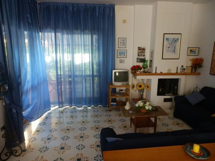 casa indipendente in vendita a Pisciotta in zona Marina di Pisciotta