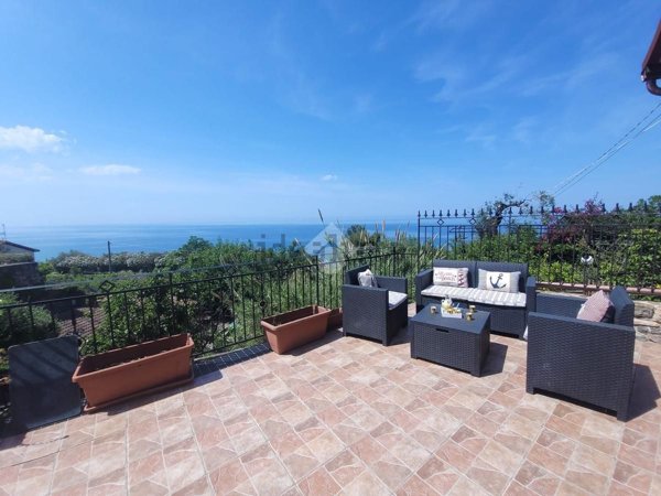 casa indipendente in vendita a Pisciotta in zona Marina di Pisciotta