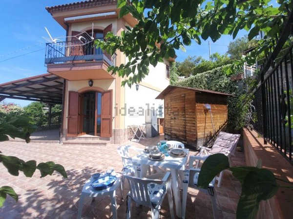 casa indipendente in vendita a Pisciotta in zona Marina di Pisciotta