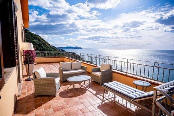 casa indipendente in vendita a Pisciotta in zona Marina di Pisciotta